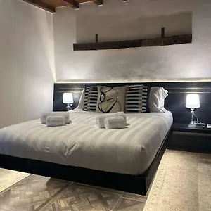 Opus Firenze Boutique B&B Puccini - City Center Bed & Breakfast